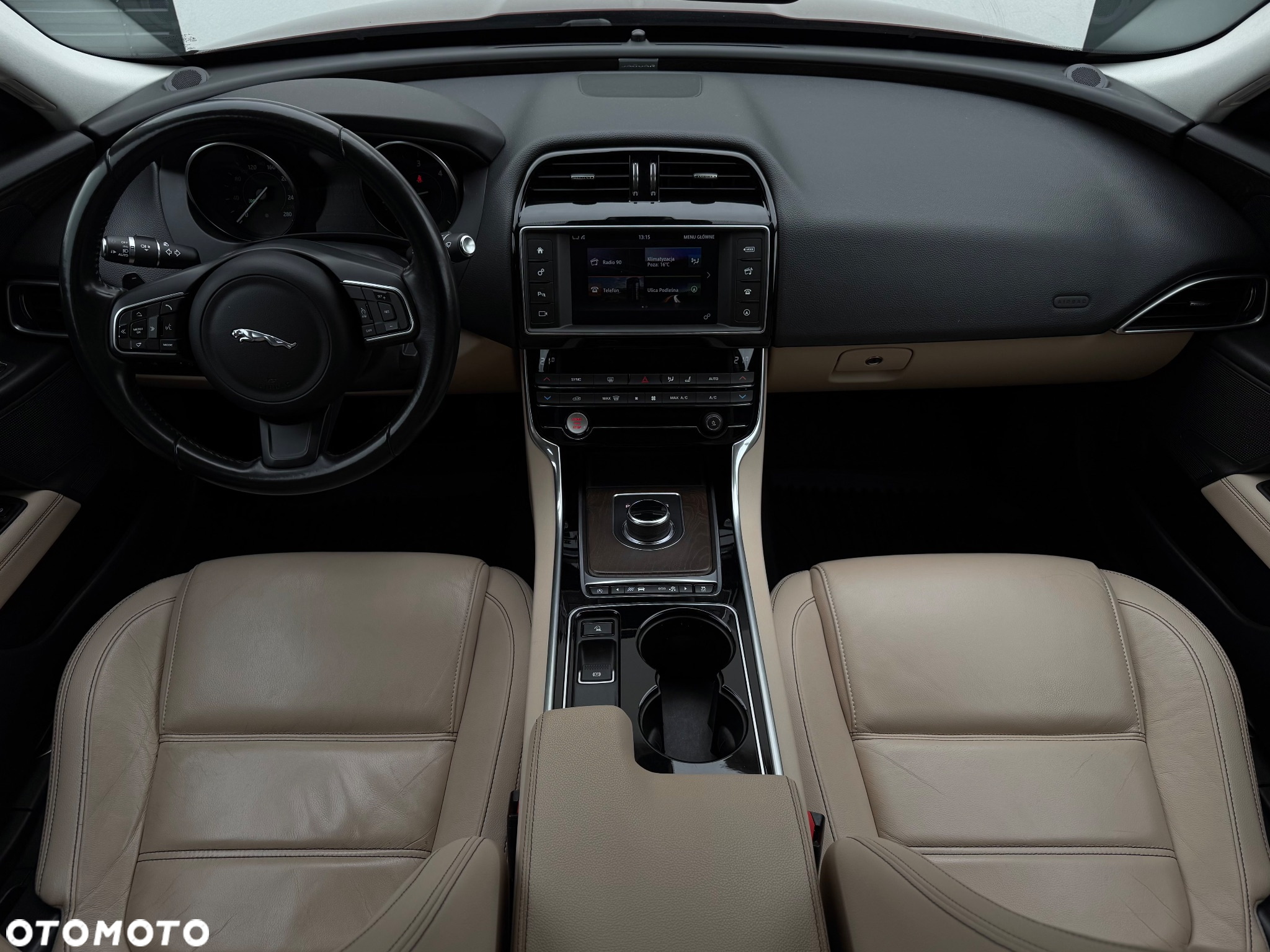 Jaguar XE 2.0 D Prestige - 8