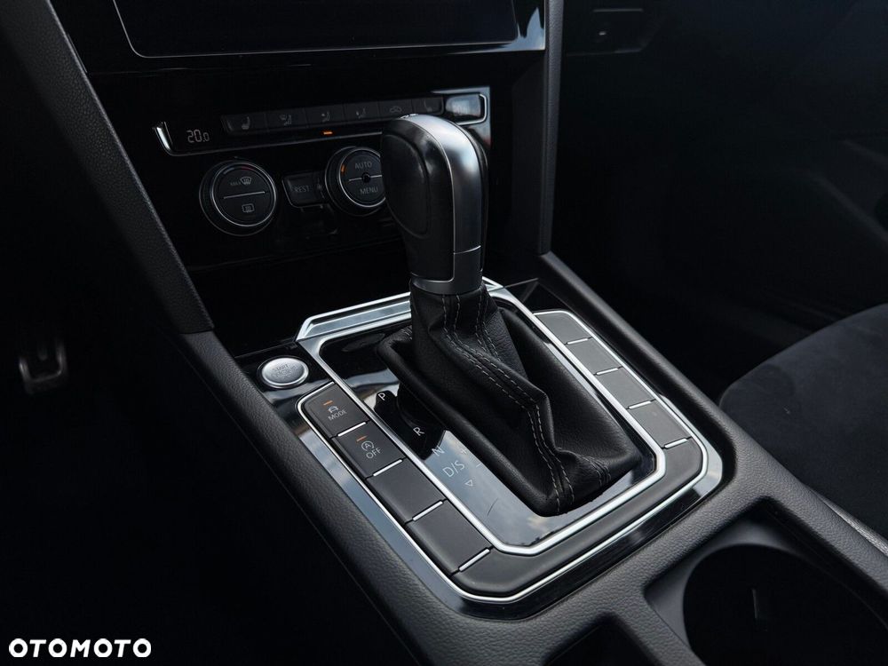Volkswagen Arteon 2.0 TDI SCR R-Line DSG - 25