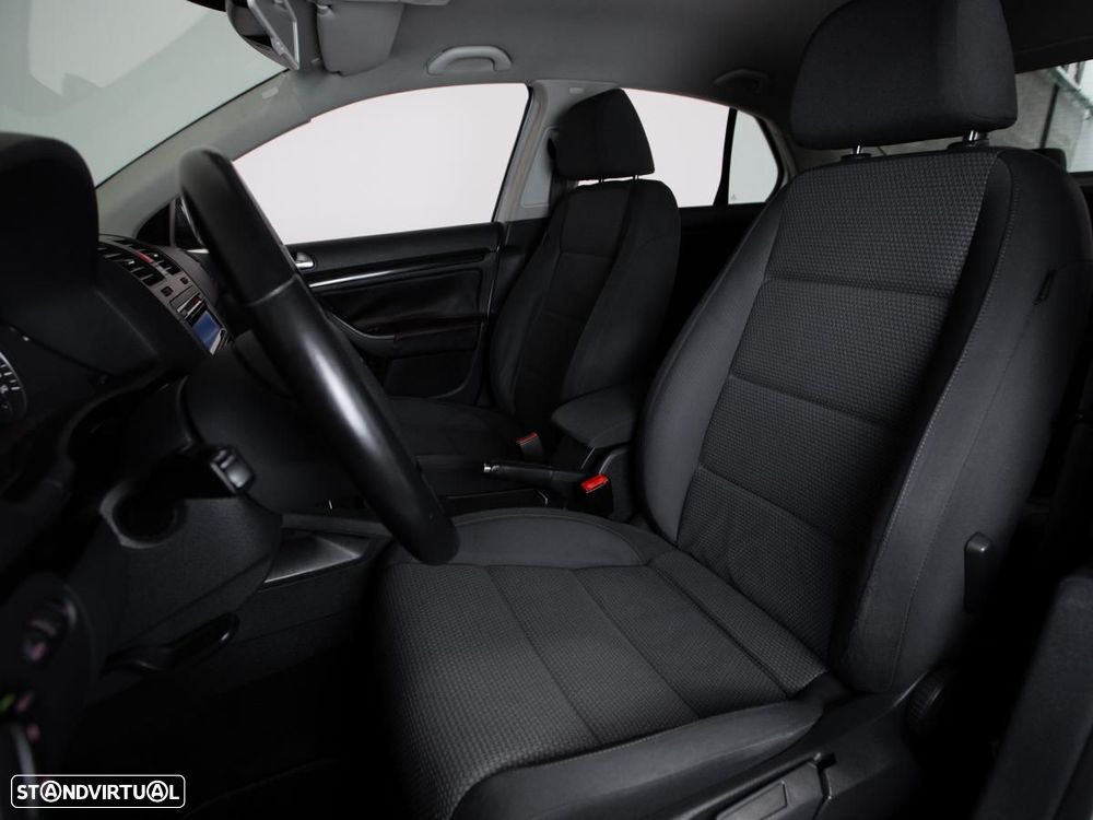 VW Jetta - 7
