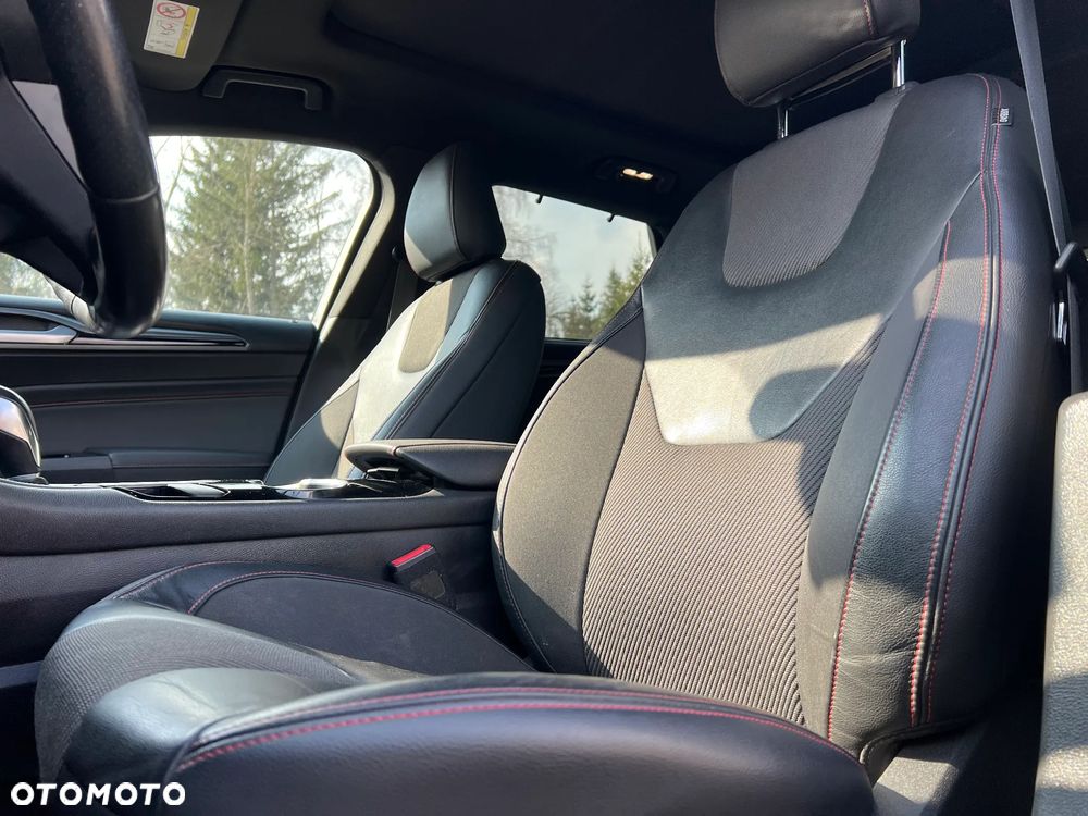 Ford Mondeo SW 2.0 EcoBoost S&S Autom ST-Line - 9