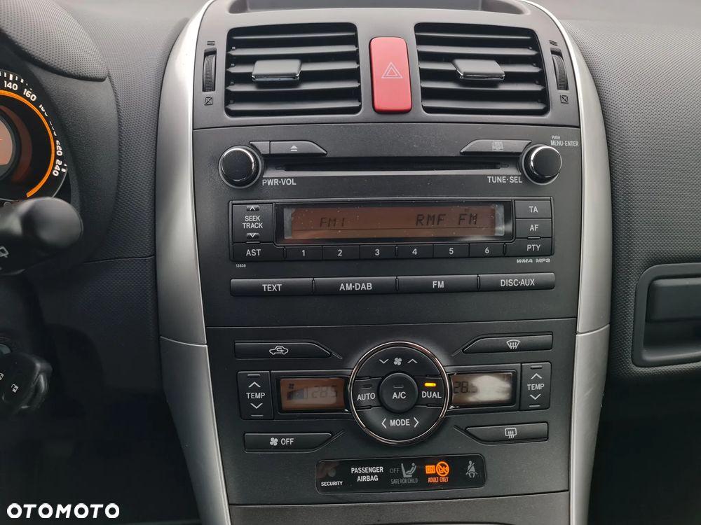 Toyota Auris 1.33 VVT-i Life - 28