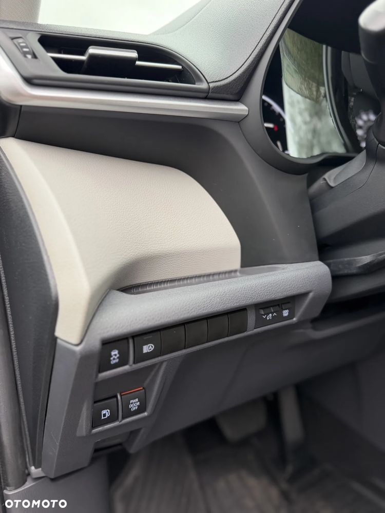 Toyota Sienna - 19