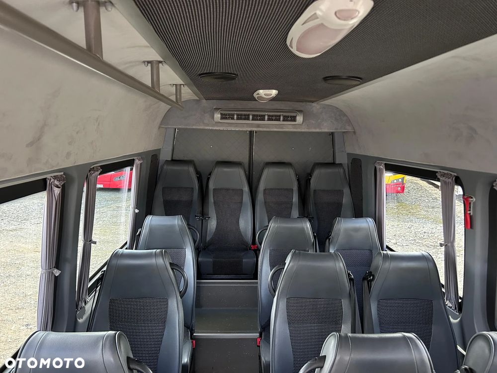 Mercedes-Benz Sprinter 519 - 18