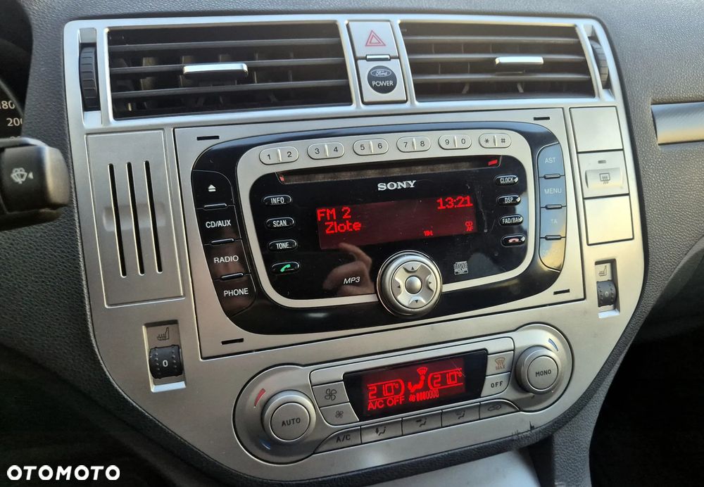 Ford Kuga 2.0 TDCi 2x4 Titanium - 17