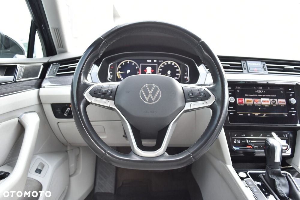 Volkswagen Passat Variant 1.5 TSI EVO Elegance DSG - 12