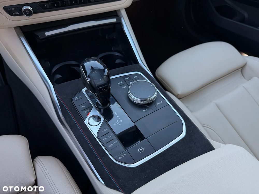 BMW Seria 3 330i M Sport - 25