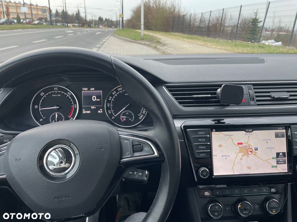 Skoda Superb 2.0 TDI Premium Edition - 14