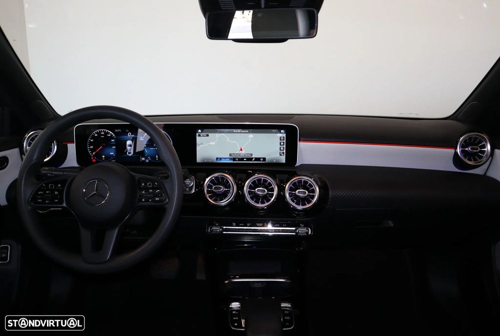 Mercedes-Benz A 180 Limousine d Progressive Aut. - 11