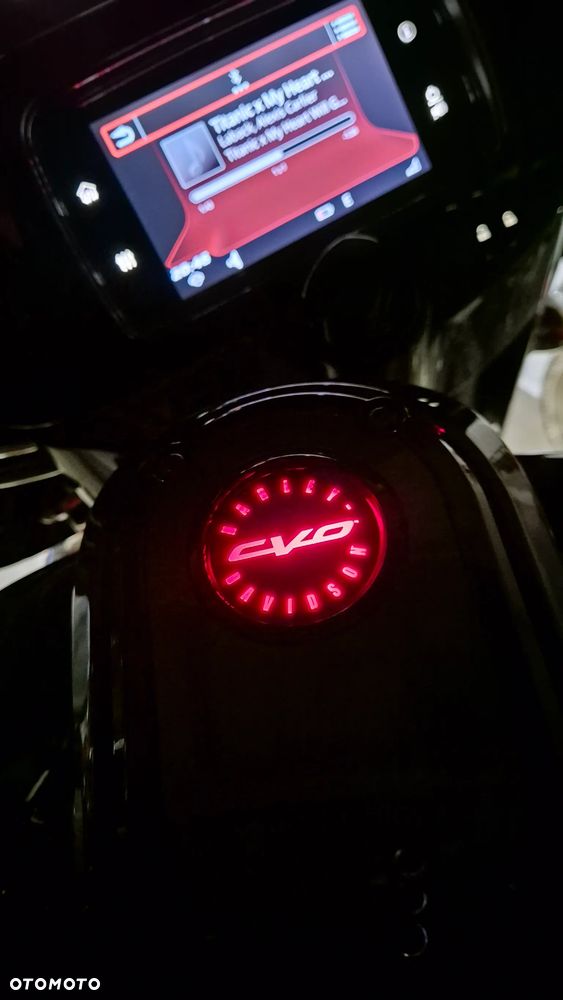 Harley-Davidson CVO Street Glide - 4
