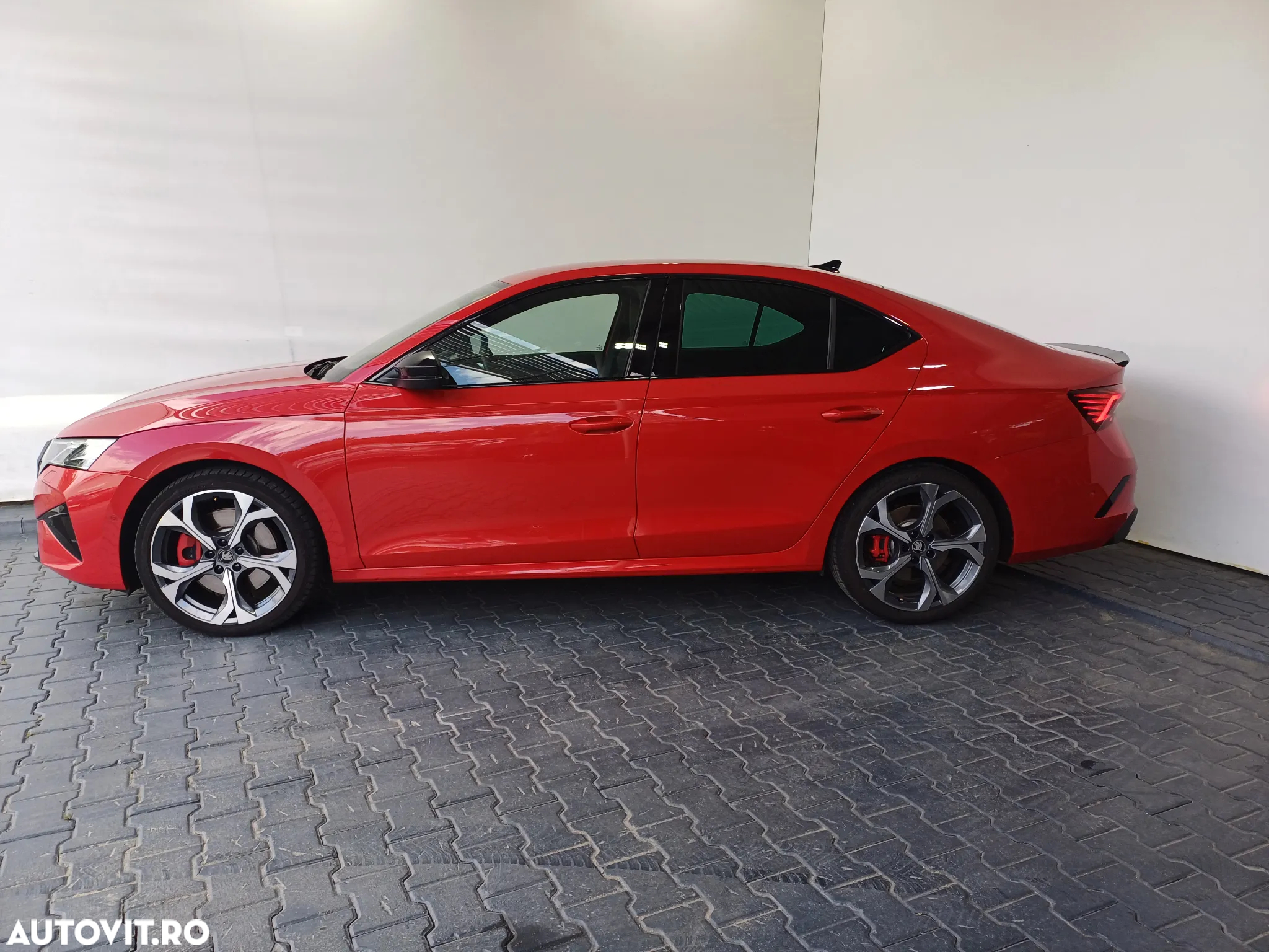 Skoda Octavia 2.0 TSI DSG RS - 2