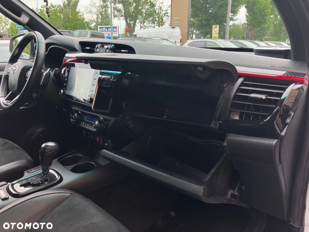 Toyota Hilux 2.8 D-4D Double Cab GR Sport 4x4 - 22