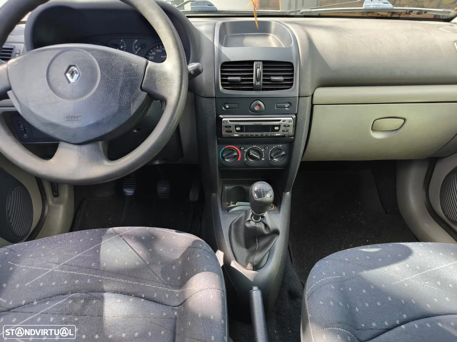 Renault Clio 1.2 - 6