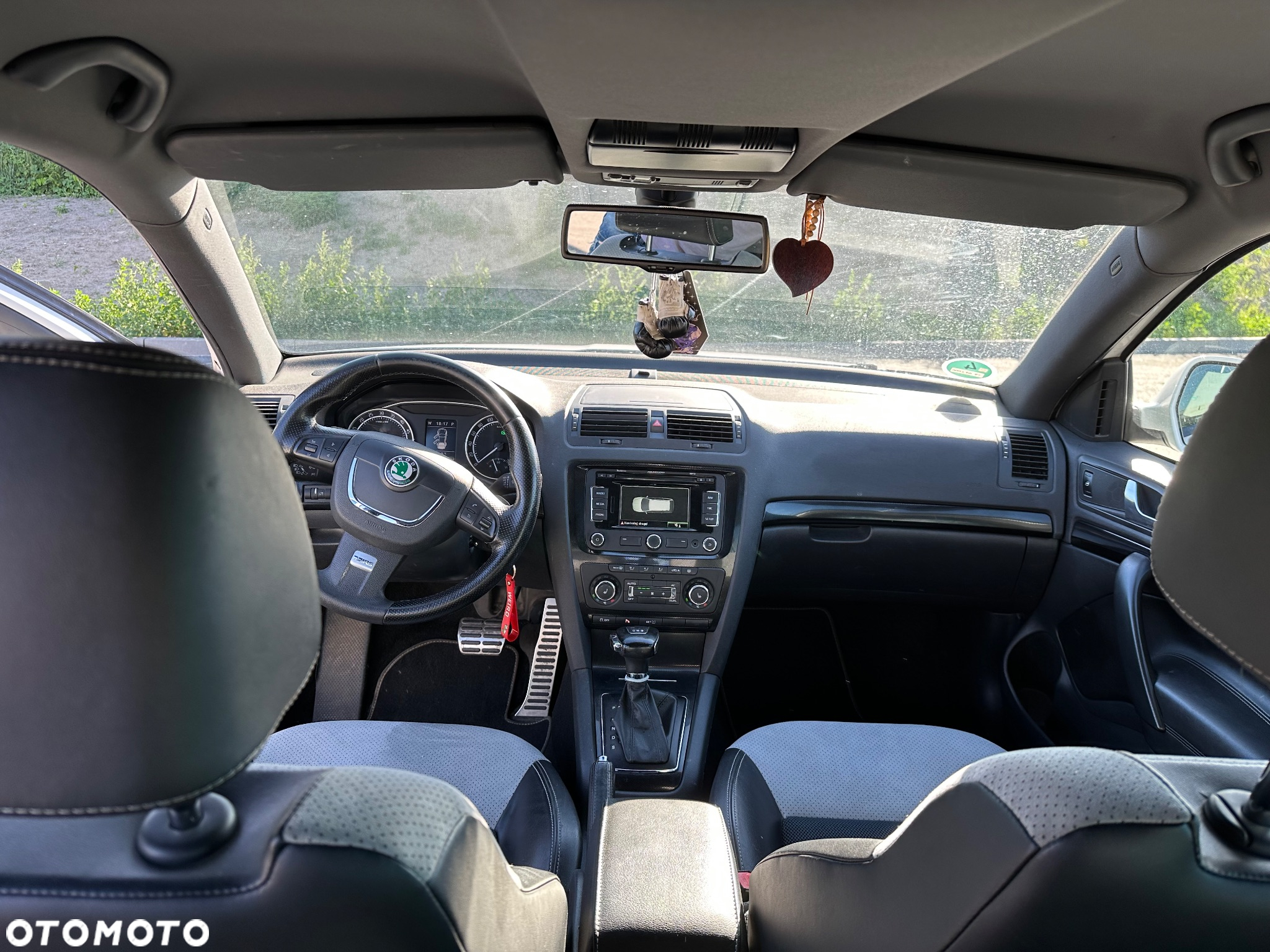 Skoda Octavia 2.0 TDI CR DPF DSG RS - 32