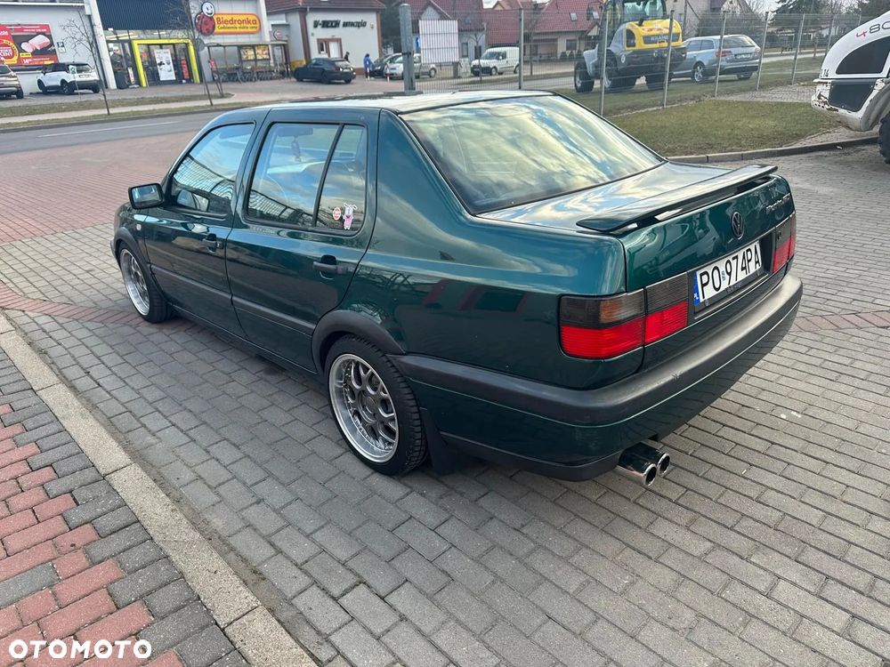 Volkswagen Vento - 5