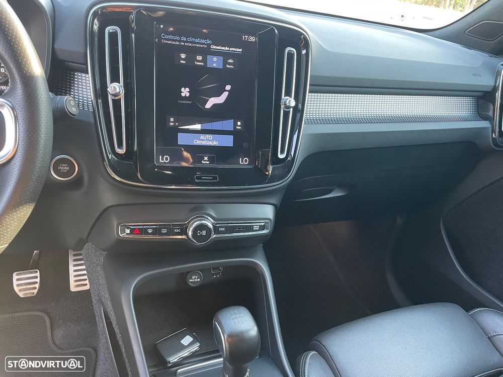 Volvo XC 40 1.5 T3 Momentum - 16