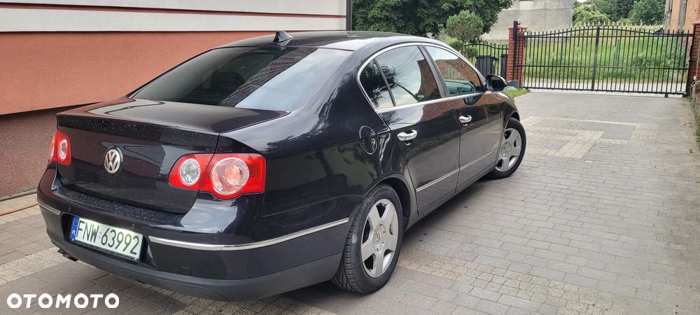 Volkswagen Passat 2.0 TDI DPF BlueMotion Technology Highline - 3