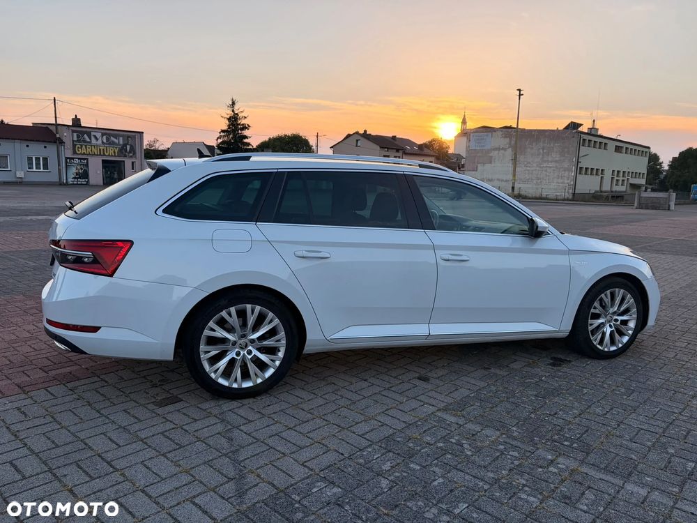 Skoda Superb 2.0 TDI 4x4 L&K DSG - 11