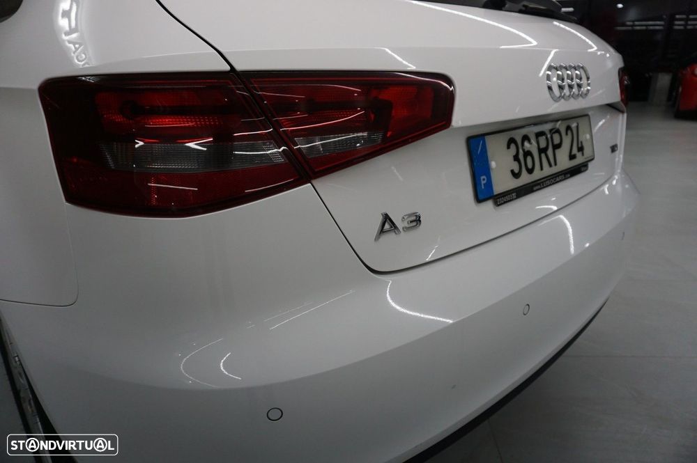 Audi A3 1.6 TDI Advance Ultra - 30