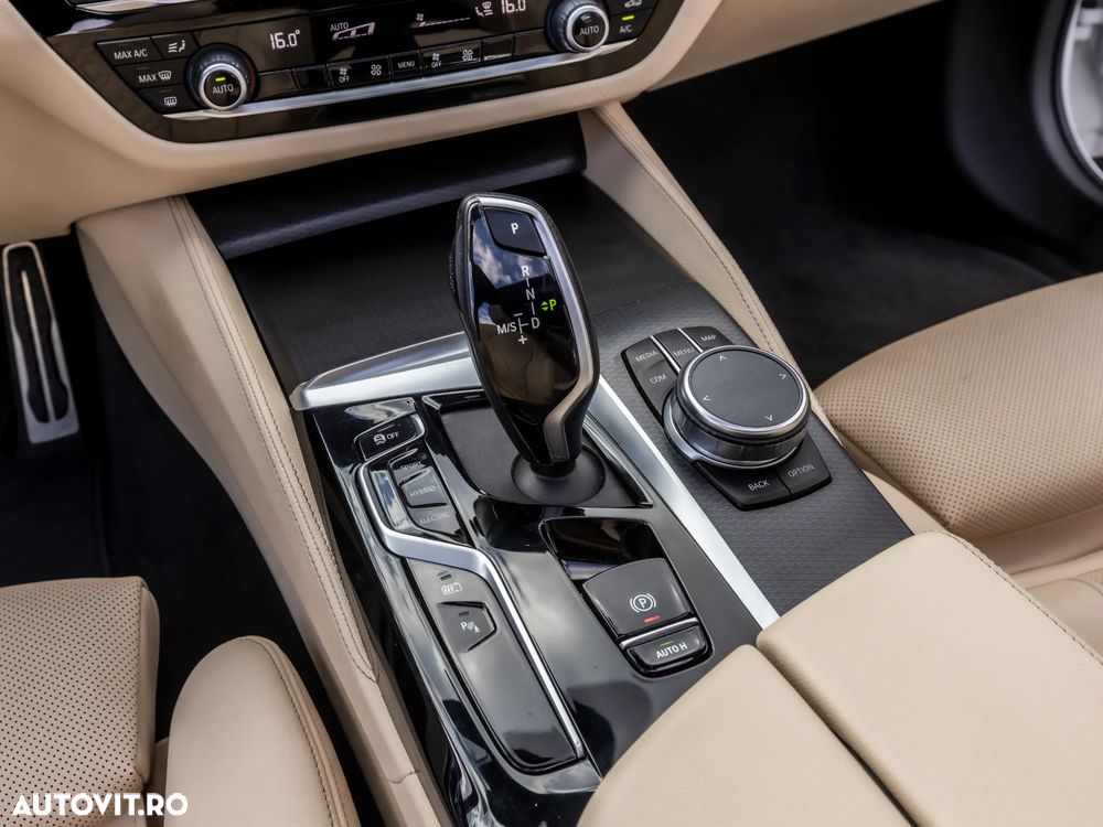 BMW 5 Series 2022 — imagine 20