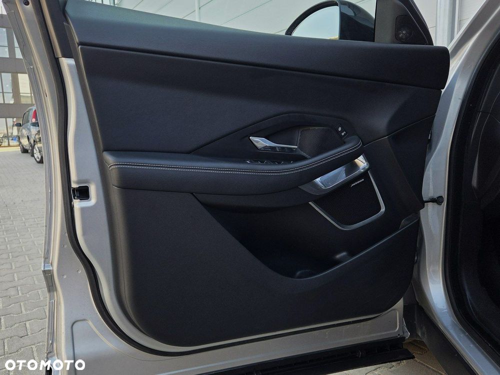 Jaguar E-Pace - 25
