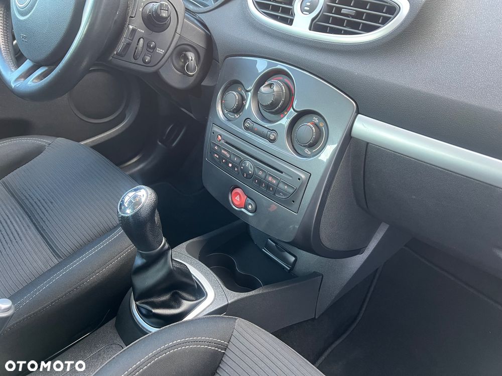 Renault Clio 1.2 16V Alize - 22