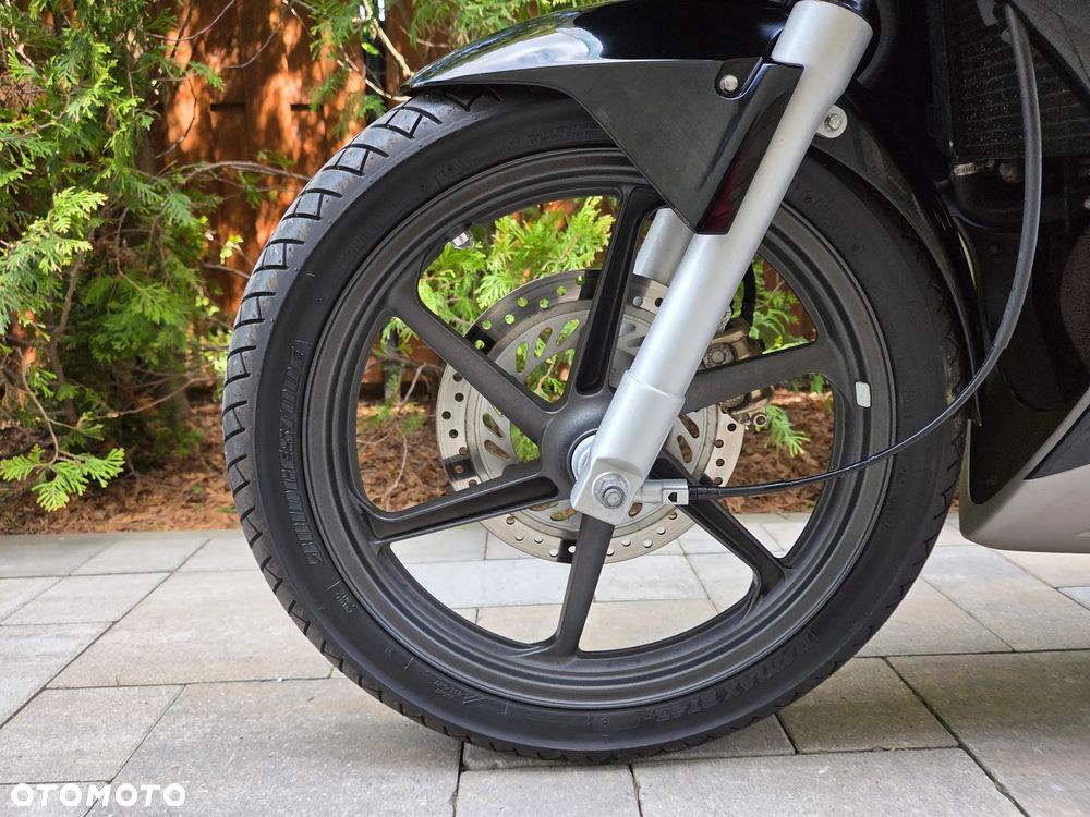 Honda CBR - 25