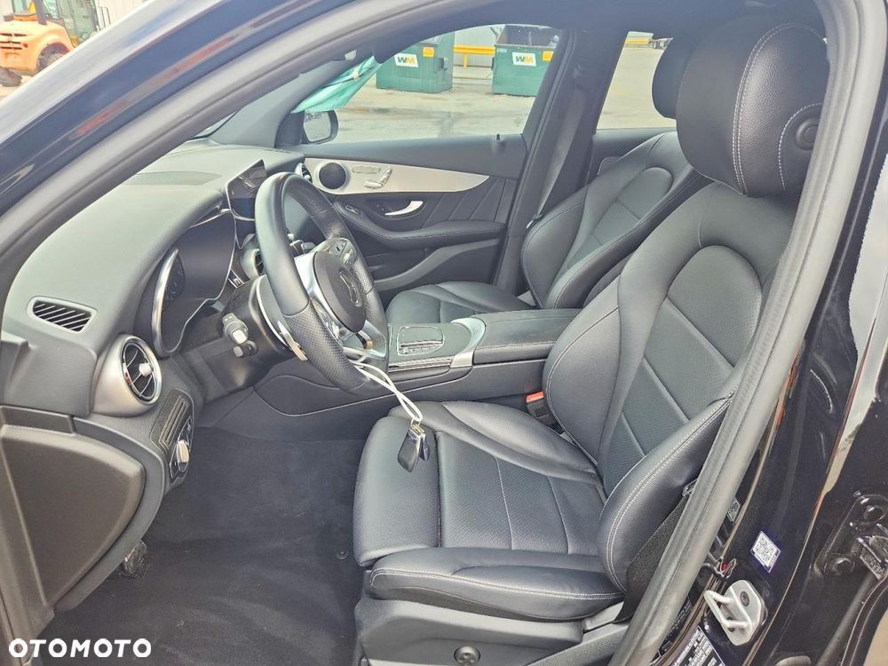 Mercedes-Benz GLC 300 4Matic 9G-TRONIC Edition AMG Line - 9