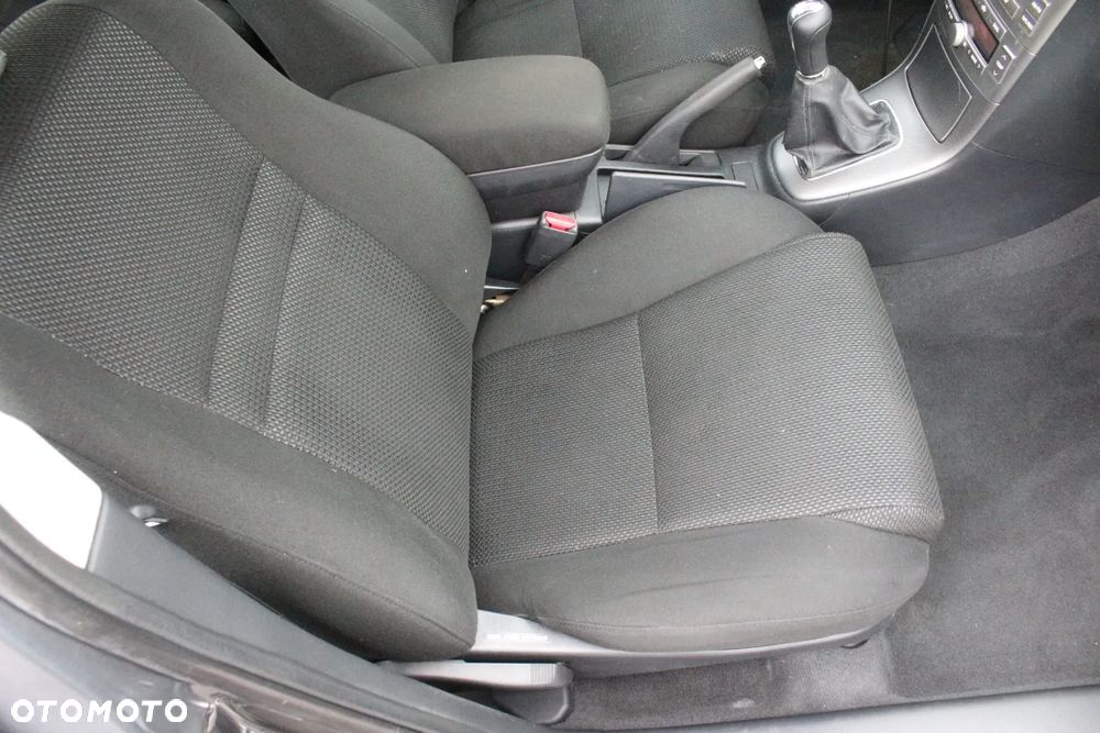 Toyota Avensis 2.0 D-4D Combi - 21