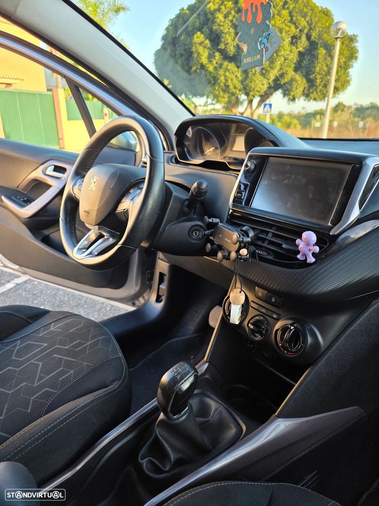 Peugeot 2008 - 12