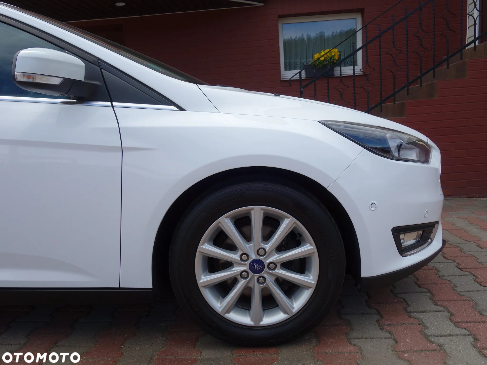 Ford Focus Turnier 1.5 EcoBlue Start-Stopp-System TITANIUM - 6