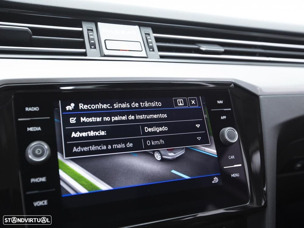 VW Passat Variant 2.0 TDI Business DSG - 27