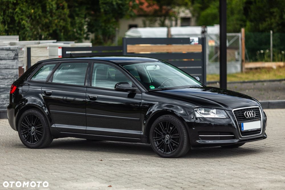 Audi A3 Sportback 2.0 TDI DPF Ambiente - 3