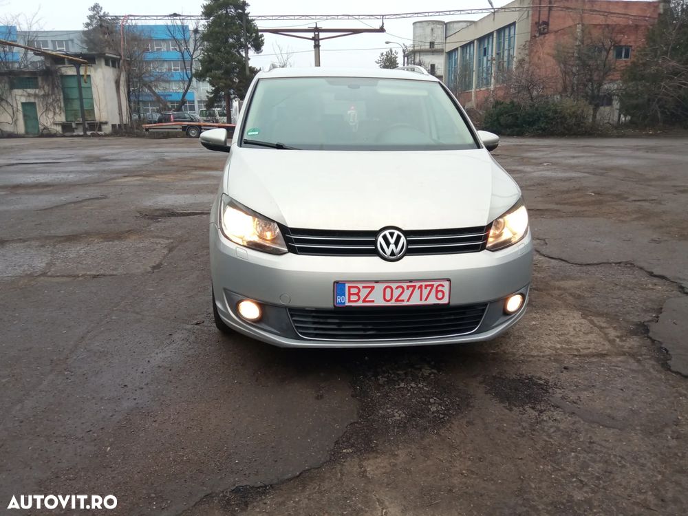 Volkswagen Touran - 4