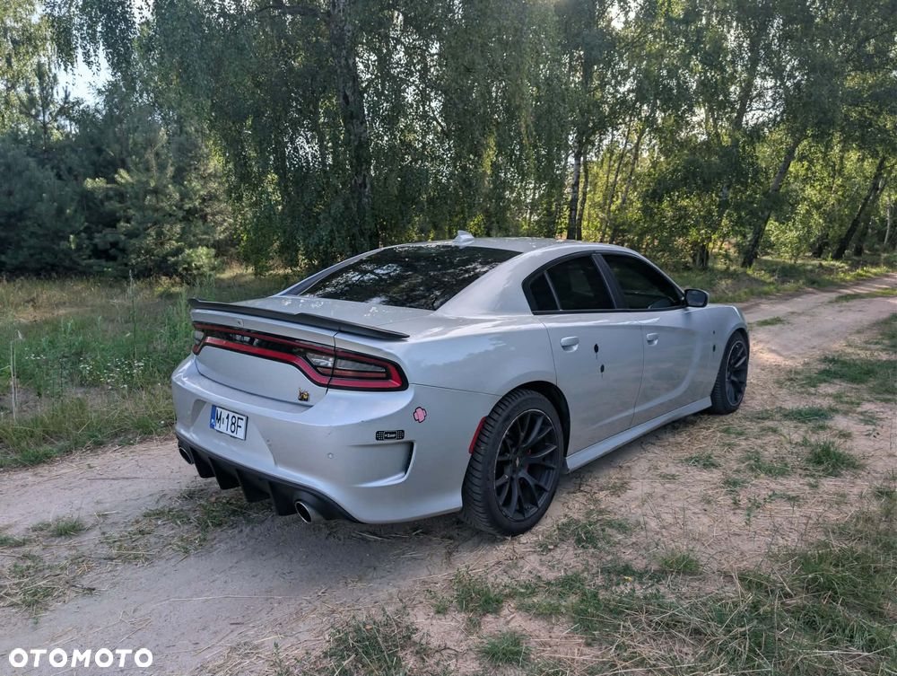 Dodge Charger 6.4 Scat Pack - 8