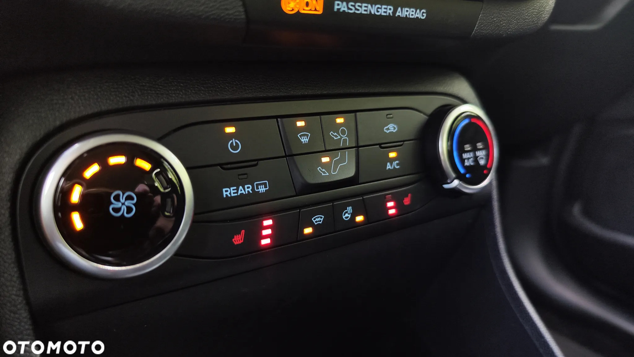Ford Fiesta 1.0 EcoBoost S&S TREND - 25