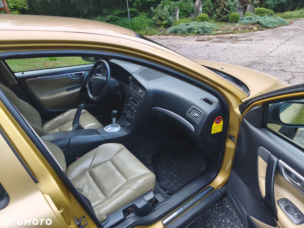Volvo S60 2.4 D5 - 12