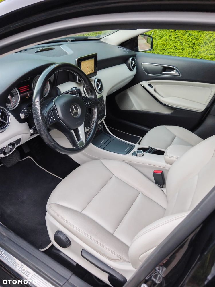 Mercedes-Benz Klasa A 180 d 7G-DCT Urban - 17