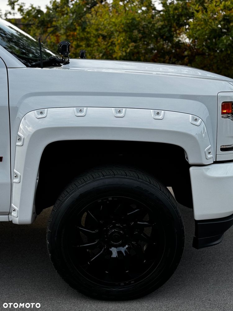 Chevrolet Silverado 5.3 Extended Cab LT1 4x4 - 5