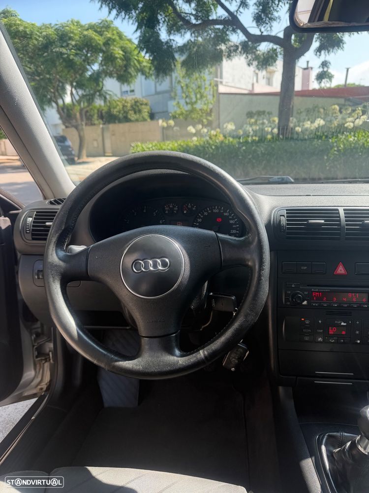 Audi A3 1.6 Ambition - 12