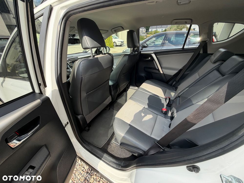 Toyota RAV4 2.0 D-4D Active - 15