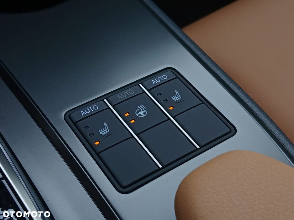 Lexus UX 300h F Sport Design - 27