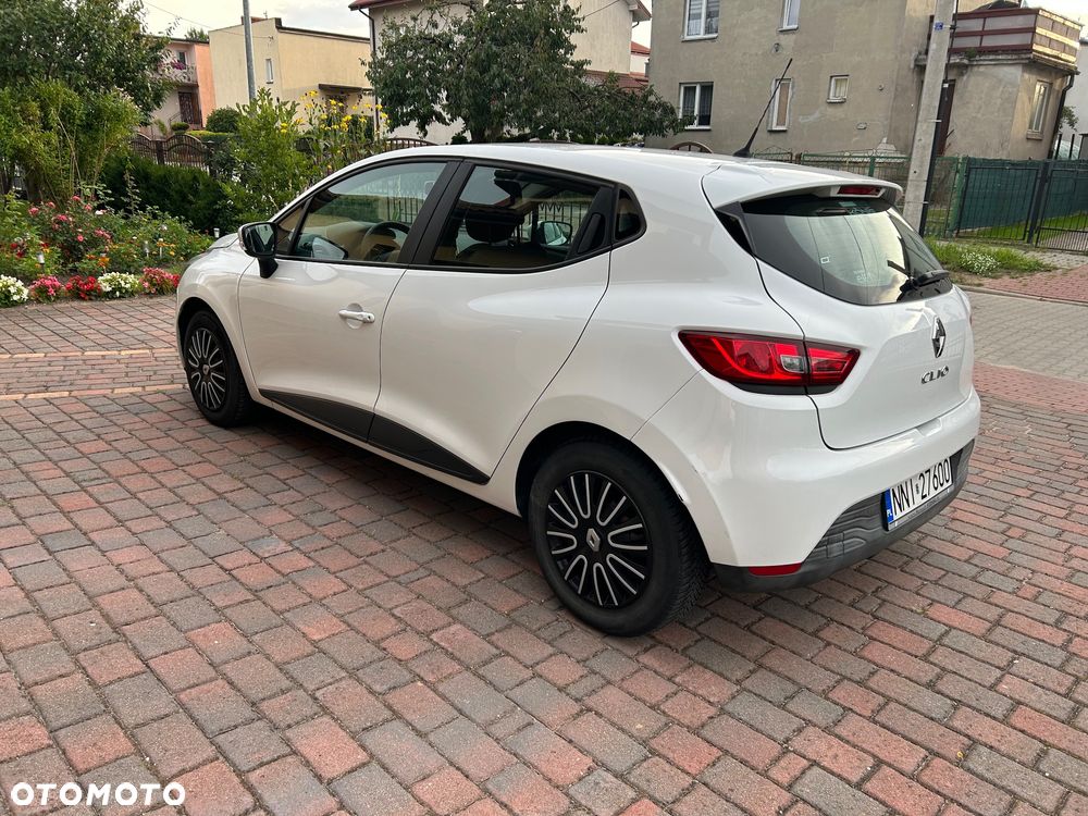 Renault Clio 1.2 16V Life - 5