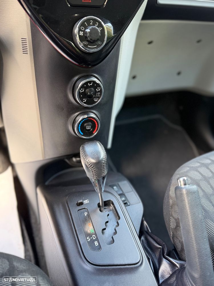 Toyota iQ 1.0 VVT-i 2 MultiDrive - 9