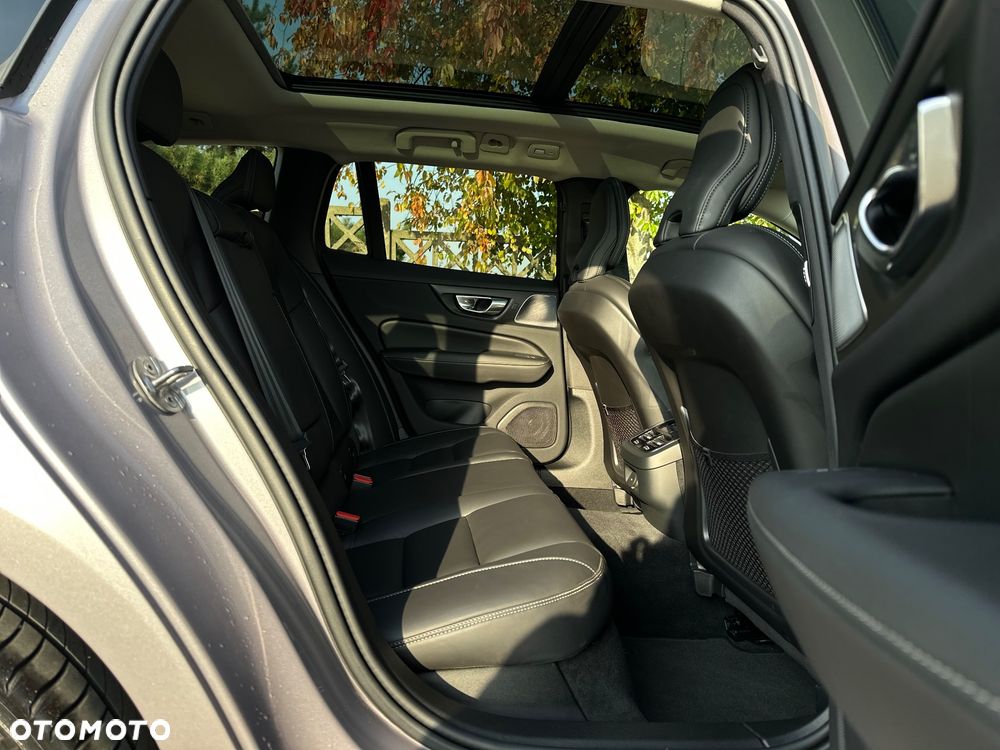 Volvo V60 B4 B Ultra Dark - 16