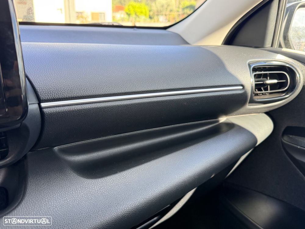 Toyota Yaris 1.5 HDF Comfort - 28
