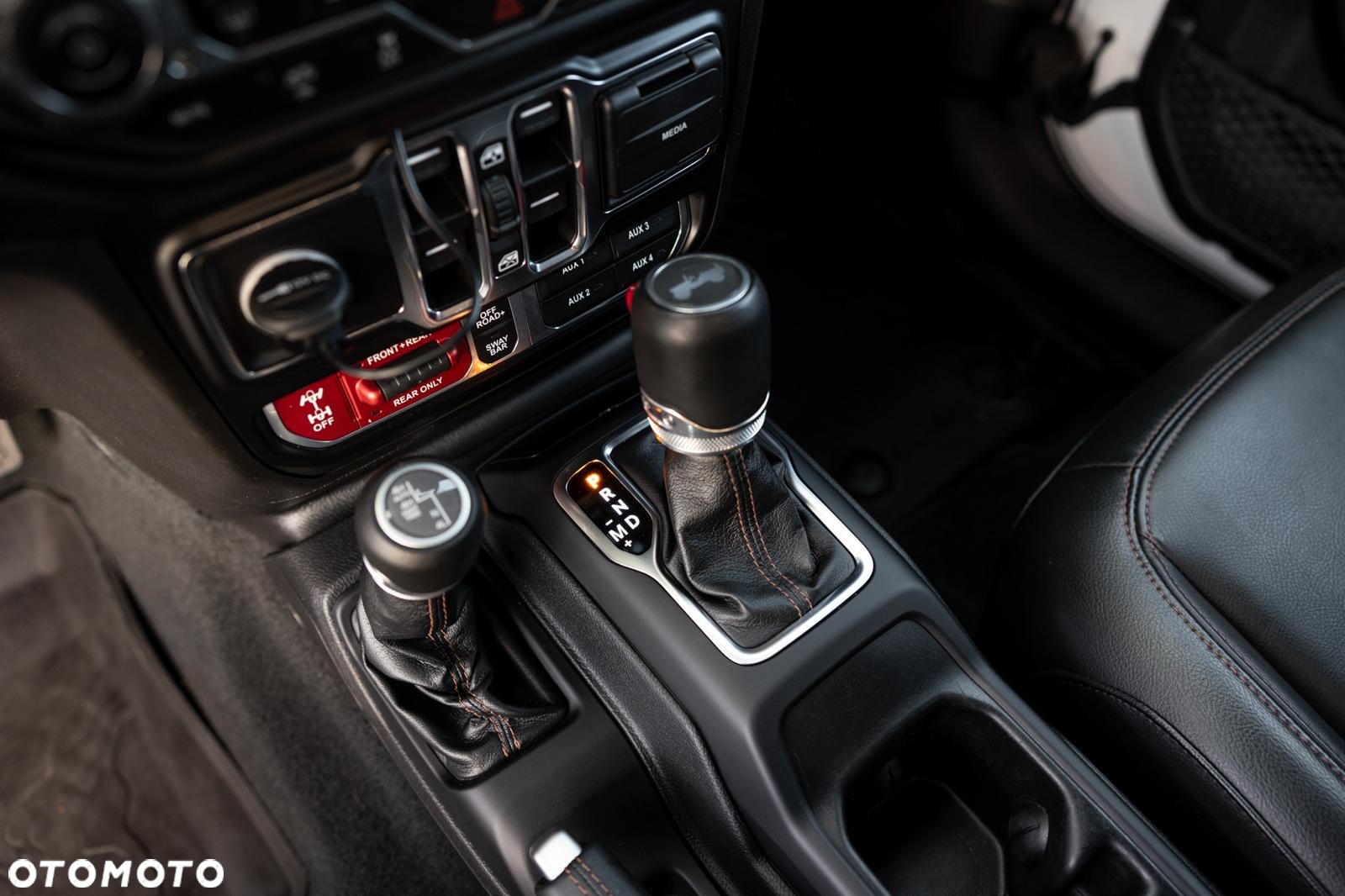 Jeep Wrangler - 34