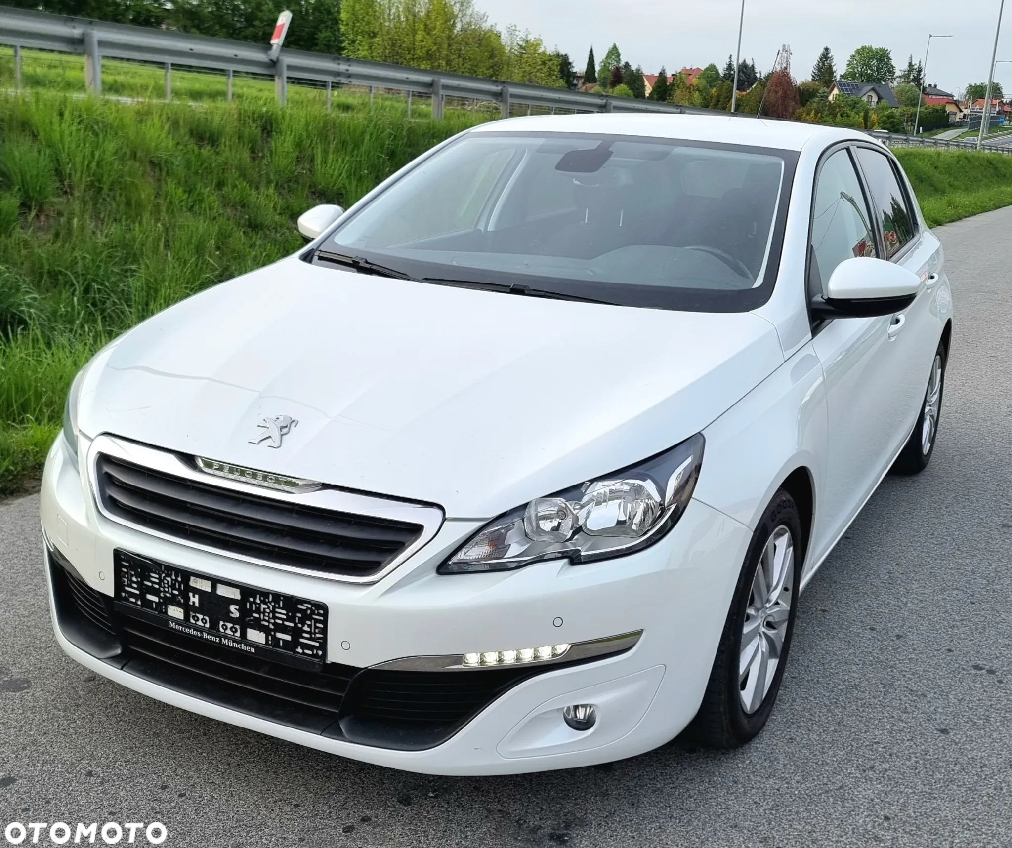 Peugeot 308 1.6 BlueHDi Allure S&S - 4