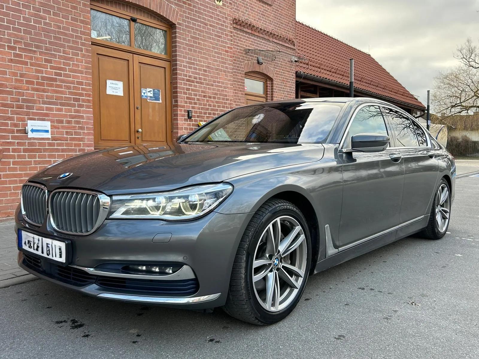 BMW Seria 7 740d xDrive - 2