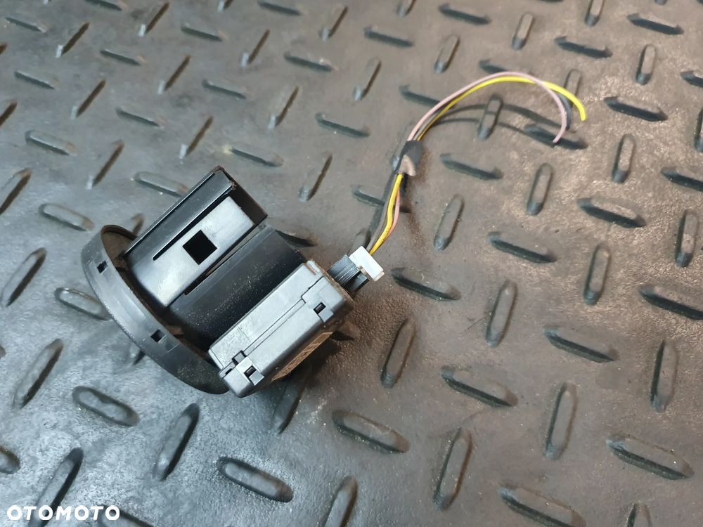CEWKA PĘTLA IMMOBILIZERA RENAULT CLIO 3 III 05-12 8200214173G - 1
