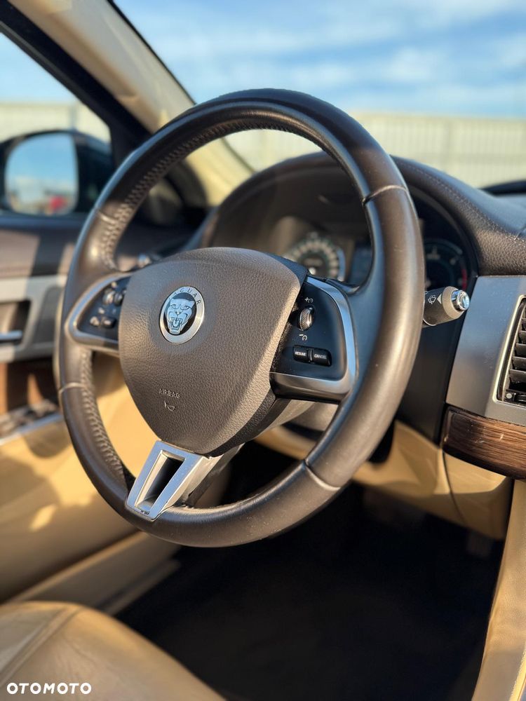 Jaguar XF 3.0 V6 D - 7